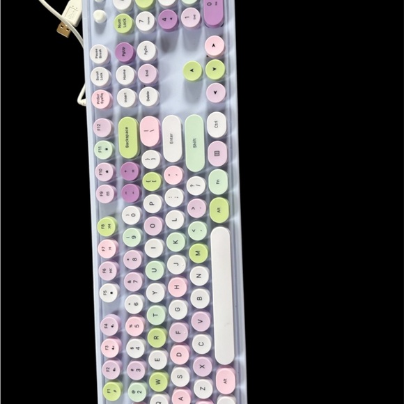 Pastel Wired Keyboard - Picture 4 of 4